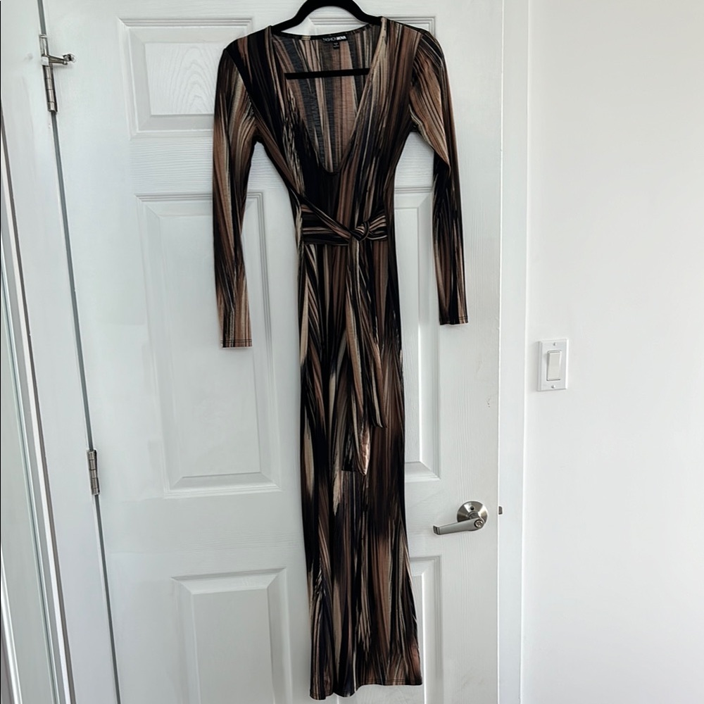 Fashion Nova Black and Cream Bodycon Dress Long Sleeve V-Neck